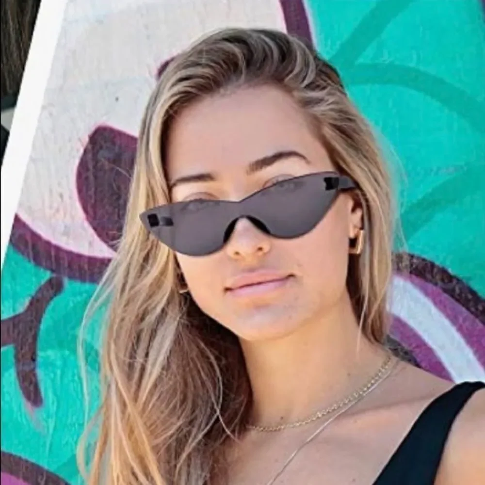 Transparent cat eye sunglasses